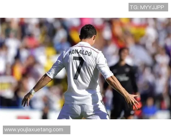 足球明星的独特招牌动作解析与精彩瞬间回顾